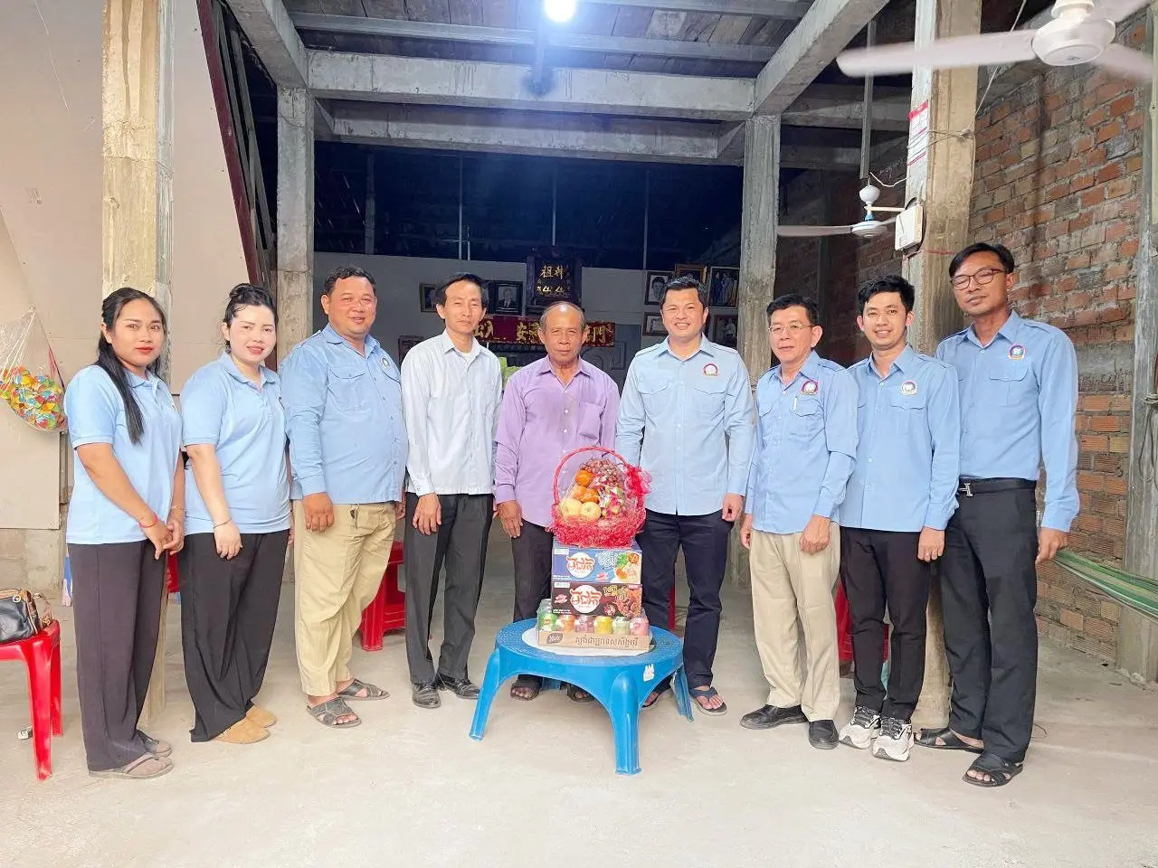 H.E. Dr. Heu Virak, High Representative of Her Excellency Academician Dr. Phoeurng Sackona, Visits and Greets the Former Director of the Department of Culture and Fine Arts of Banteay Meanchey Province