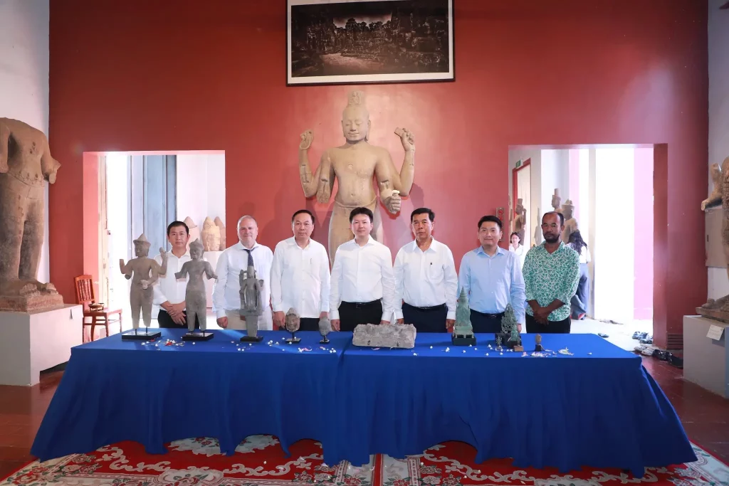H.E. Hab Touch, Permanent Secretary of State and High Representative of Her Excellency Dr. Phoeurng Sackona, Minister of Culture and Fine Arts, presided over a blessing ceremony to welcome 20 Khmer antiquities successfully reclaimed from a private collection in Asia.