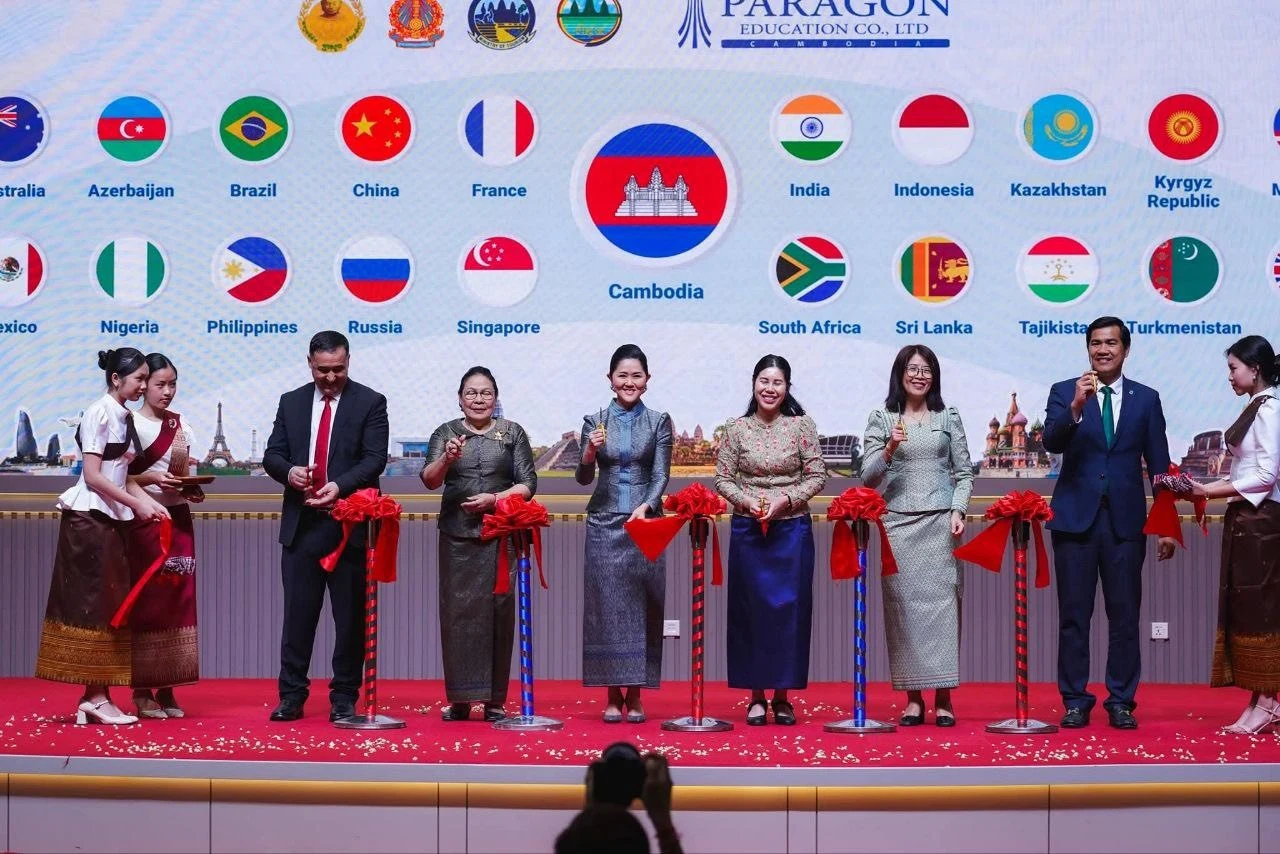 Her Excellency Pen Moni Makara, State Secretary and High Representative of Her Excellency Academician Dr. Phoeurng Sackona, Minister of Culture and Fine Arts, Presides Over the Opening of the “Cambodia International Cultural Festival 2026”