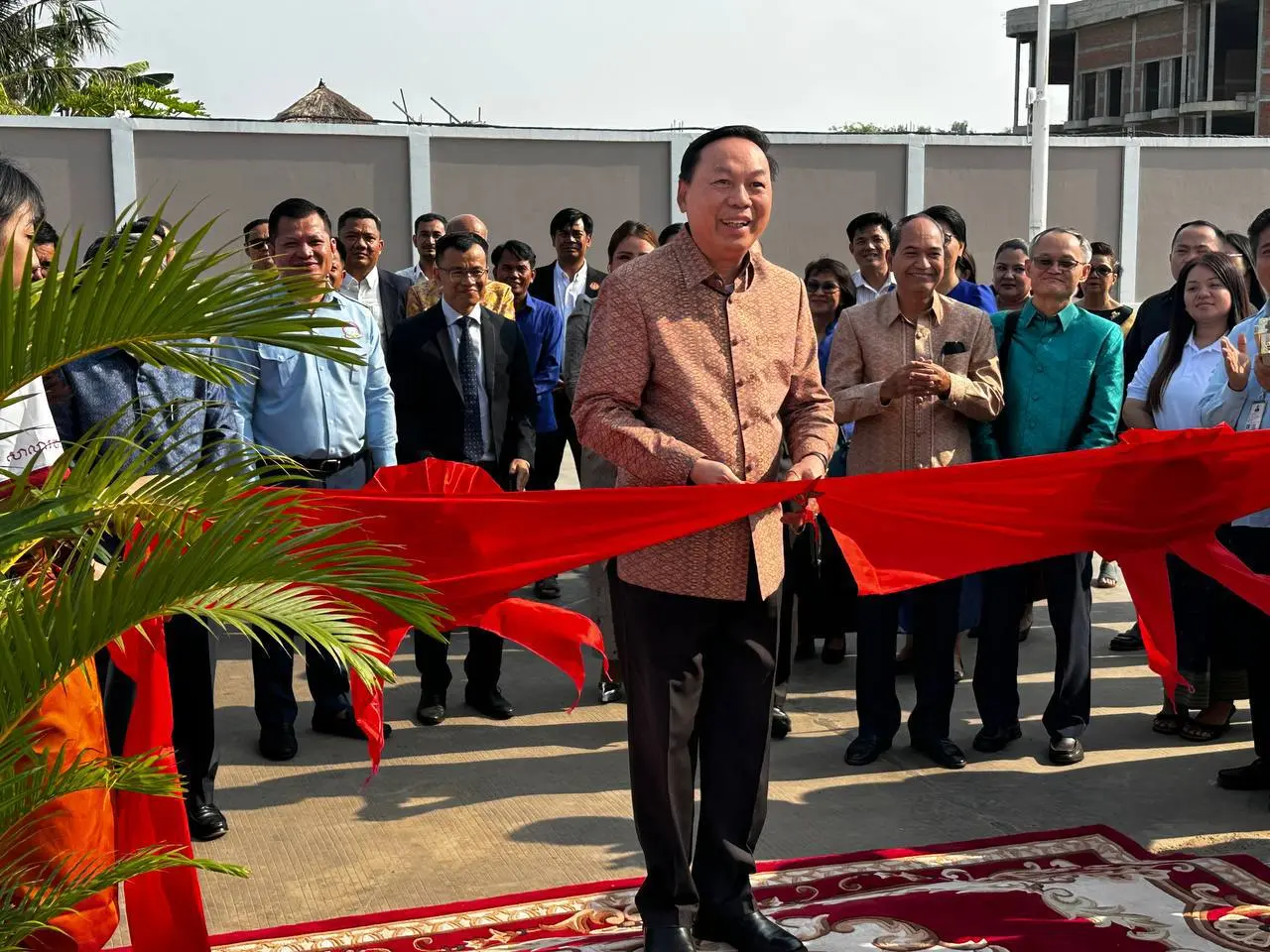 H.E. Hab Touch, High Representative of Her Excellency Academician Dr. Phoeurng Sackona, Presides Over the Opening Ceremony of the 9th Exhibition of Talents and Works of Sala Rachana Students Under the Theme “Anousavory”