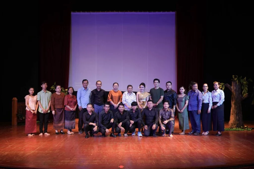 H.E. Dr. Phoeurng Sackona, Minister of Culture and Fine Arts, Offers Encouragement and Evaluates the Trial Performance of the Pamojjathai Theater Play “Kampong Thom, Haven of the Heart”