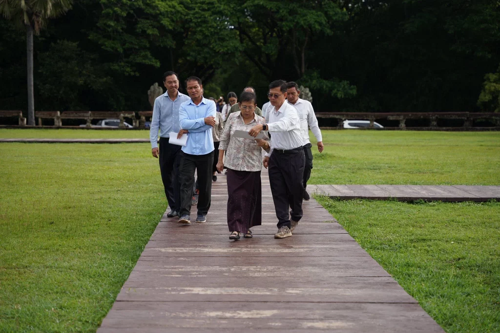Her Excellency Doctor Academician Phoeurng Sackona, Minister of Culture and Fine Arts, Inspects Restoration Sites in the Angkor Archaeological Zone to Direct Conservation and Sustainable Development Visions
