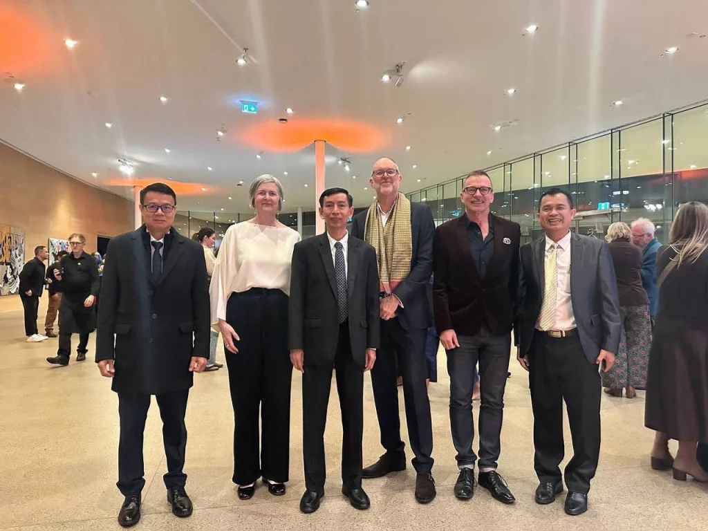 His Excellency Prak Sonnara, Secretary of State, representing the Minister, leads the Cambodian delegation to the inauguration of the Khmer sculpture exhibition in Australia.