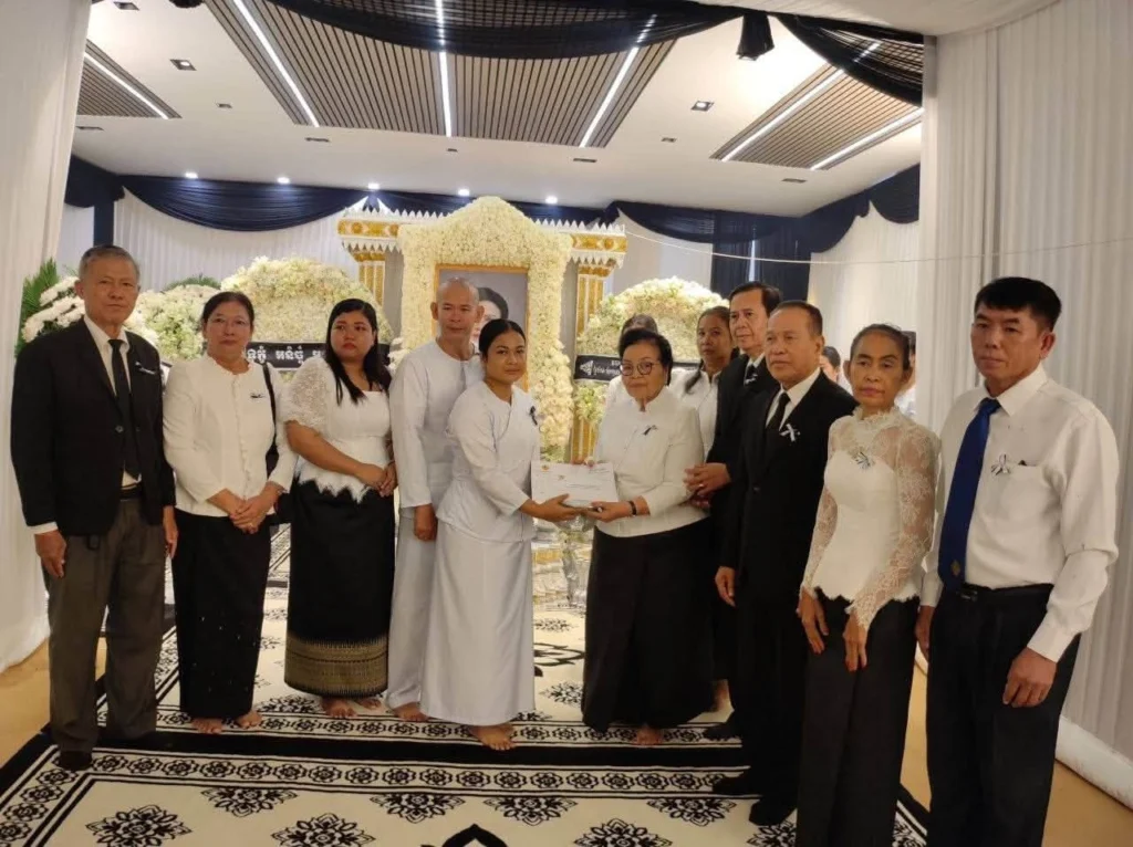 លោកជំទាវ នេត្រ ភូម៉ារី រដ្ឋលេខាធិការ តំណាងដ៏ខ្ពង់ខ្ពស់ លោកជំទាវបណ្ឌិតសភាចារ្យ ភឿង សកុណា រដ្ឋមន្ត្រីក្រសួងវប្បធម៌ និងវិចិត្រសិល្បៈ ដឹកនាំគណៈប្រតិភូគោរពវិញ្ញាណក្ខន្ធសព ឧបាសិកា នេត សុគន្ធ។