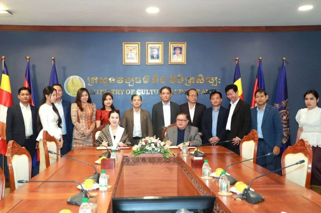 H.E. Long Ponnasirivath, Secretary of State, Signs Memorandum of Understanding with the Intellectual Property Trade Promotion Association