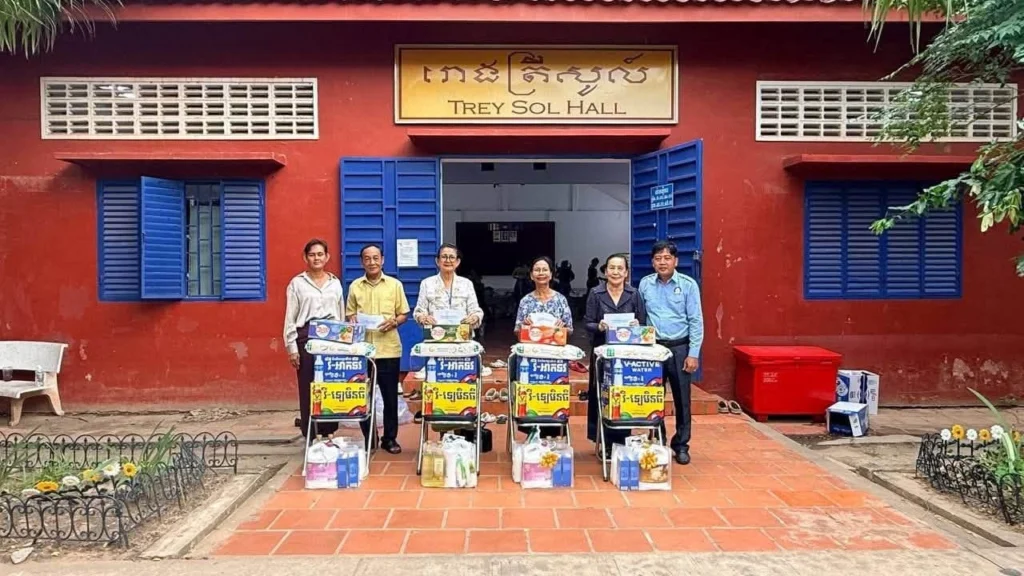UYFC Culture and Fine Arts Working Group Delivers Foodstuffs and Supplies Donated by Her Excellency Academician Minister to Retired and Sick Teachers