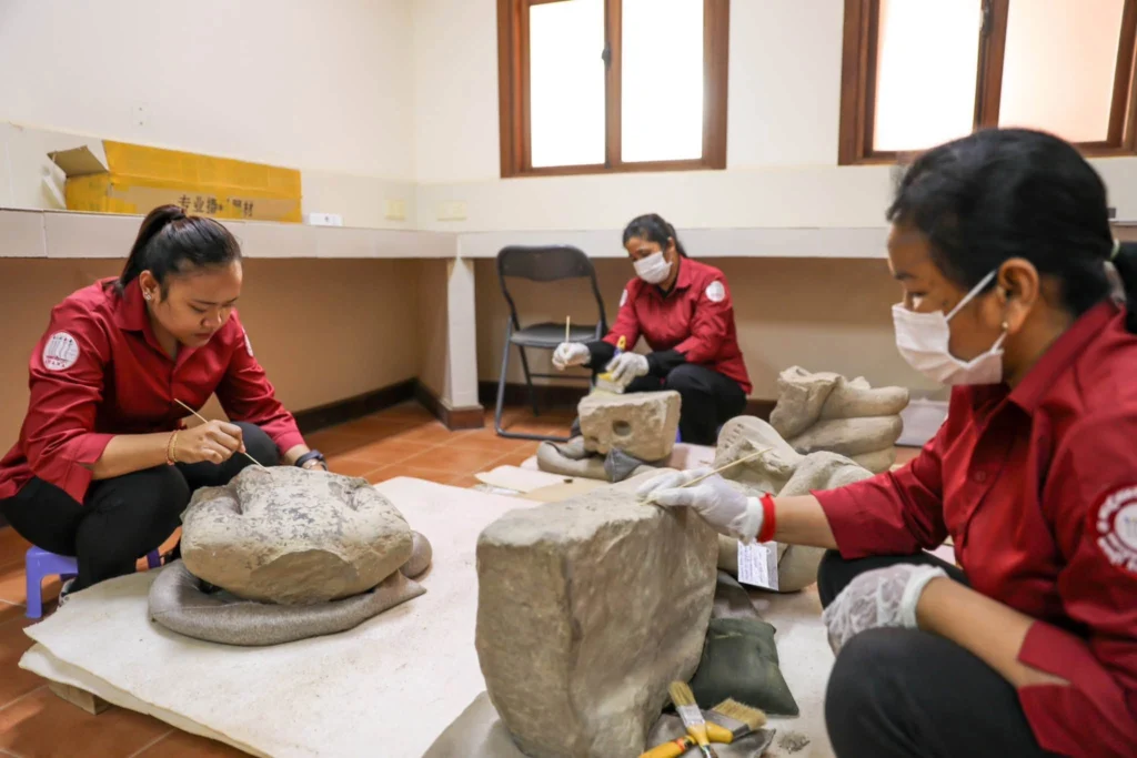 The team at the Norodom Sihanouk-Angkor Museum is currently cleaning statue fragments originating from Angkor Wat Temple, which were previously discovered within the temple grounds by the APSARA National Authority. This represents an essential task prior to safely storing and eventually restoring the fragments.