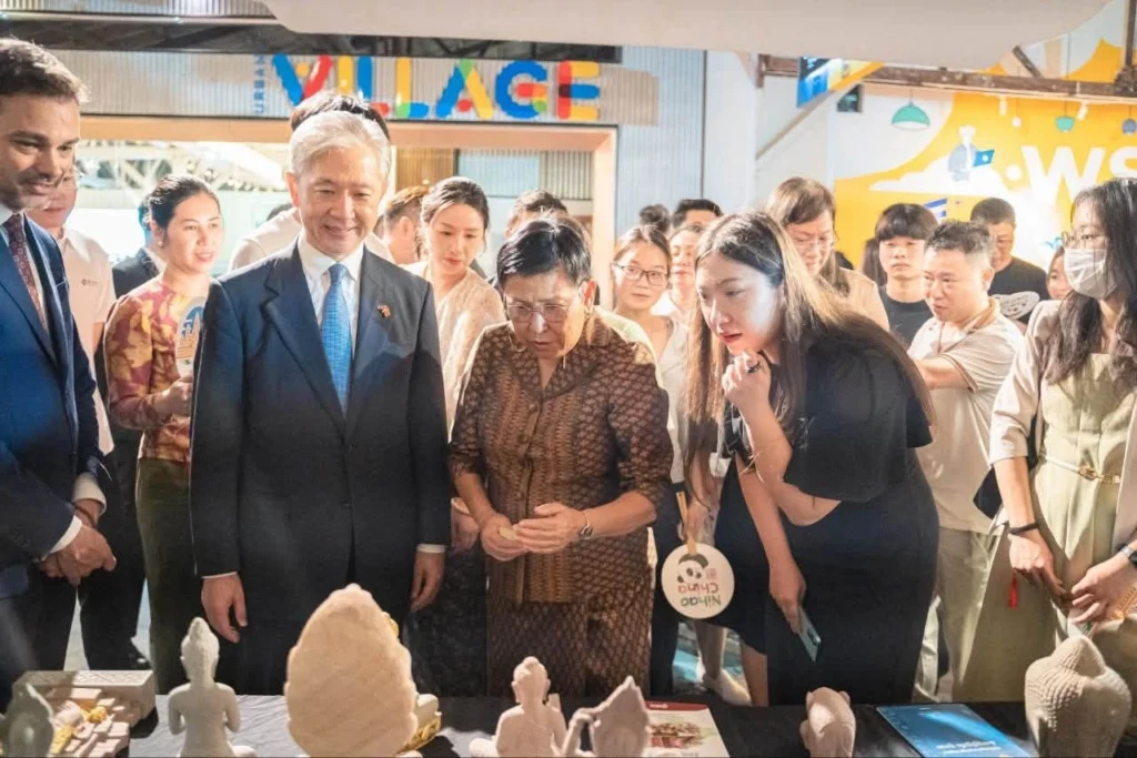 Her Excellency Academician Minister Phoeurng Sackona Presides over Opening of China-Cambodia Cultural Heritage Festival at Factory Phnom Penh