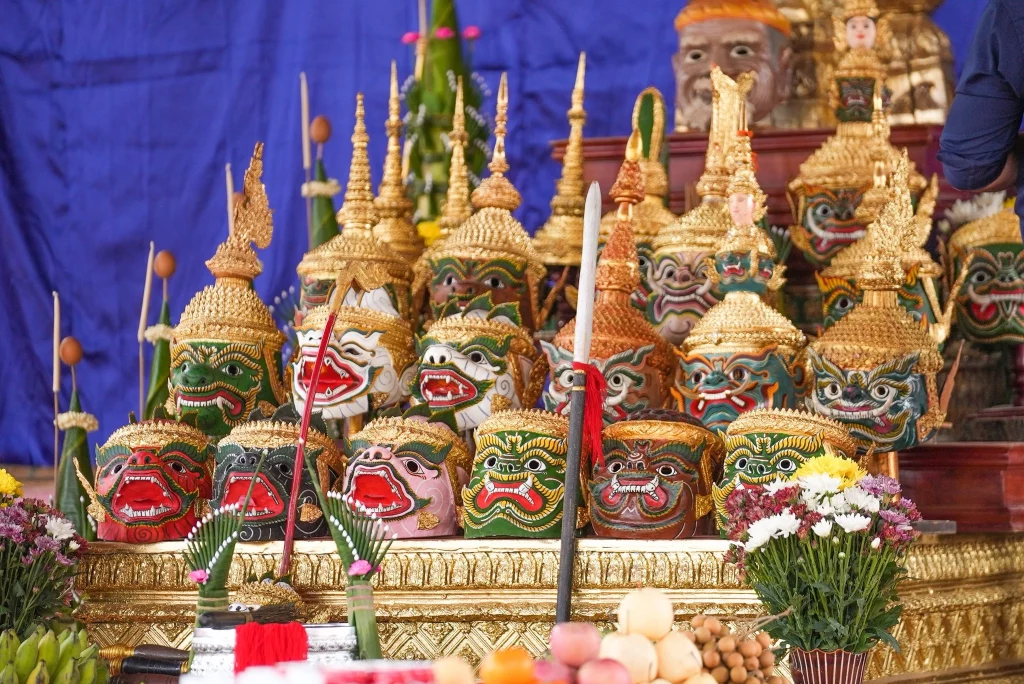 ពិធីសំពះគ្រូ និងសម្តែងល្ខោនខោលវត្តស្វាយអណ្តែត